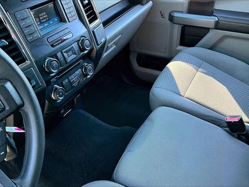 Used 2016 Ford F150 XLT image 16