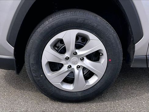 Used 2025 Toyota RAV4 LE image 7