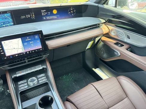 New 2026 Lincoln Nautilus Reserve AWD/4WD image 12