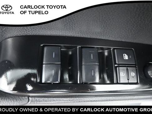 Used 2025 Toyota Camry SE FWD image 19