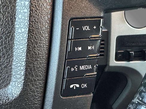 Used 2013 Ford F150 XLT w/ Luxury Equipment Group image 20