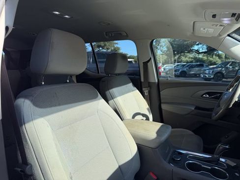 Used 2019 Chevrolet Traverse LT FWD image 15