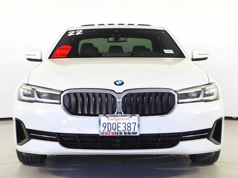 Used 2022 BMW 530i w/ Convenience Package image 3