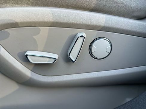 Used 2023 Lincoln Nautilus AWD w/ Premium Package image 13