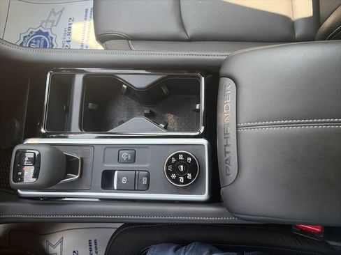 Used 2026 Nissan Pathfinder SL AWD/4WD image 24