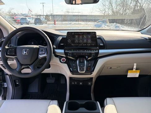New 2026 Honda Odyssey Touring image 12