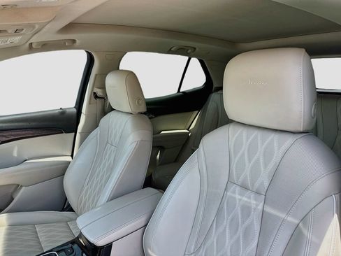 Used 2023 Buick Envision Avenir FWD image 13