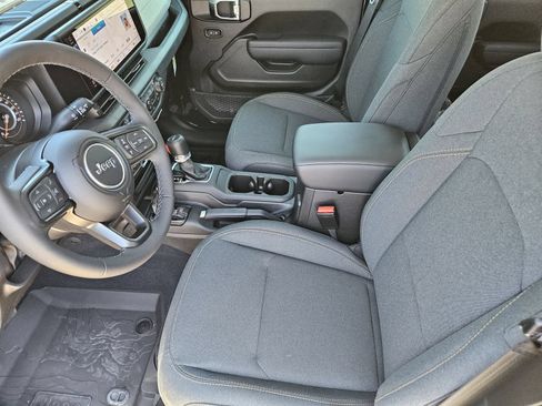 New 2025 Jeep Gladiator Sport AWD/4WD image 12