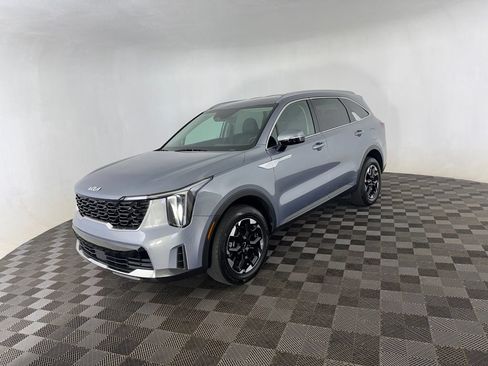 Used 2025 Kia Sorento S AWD/4WD image 3