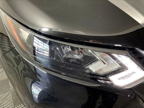 Used 2021 Nissan Rogue Sport SV AWD/4WD image 31