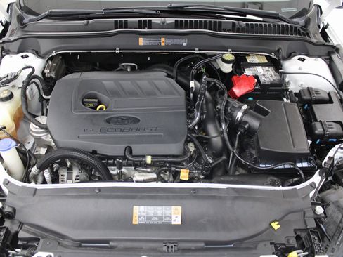 Used 2017 Ford Fusion SE image 9