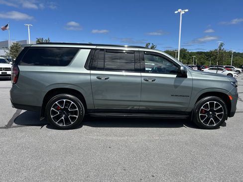 Used 2023 Chevrolet Suburban RST w/ Sport Performance Package image 8