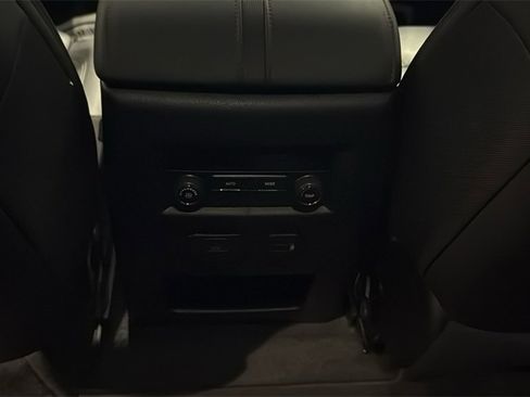 Used 2023 Chevrolet Traverse RS image 21