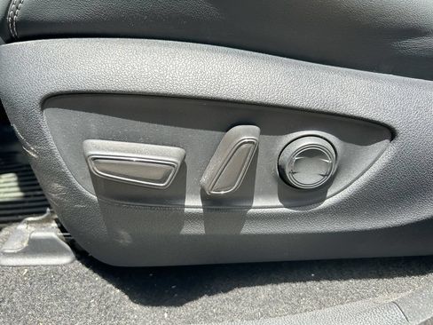 Used 2025 Toyota RAV4 XLE Premium FWD image 4