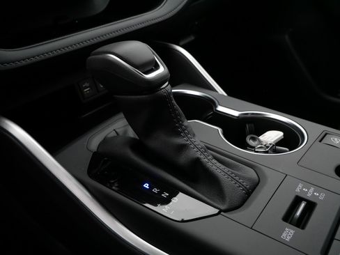 Certified 2026 Toyota Highlander XLE image 24