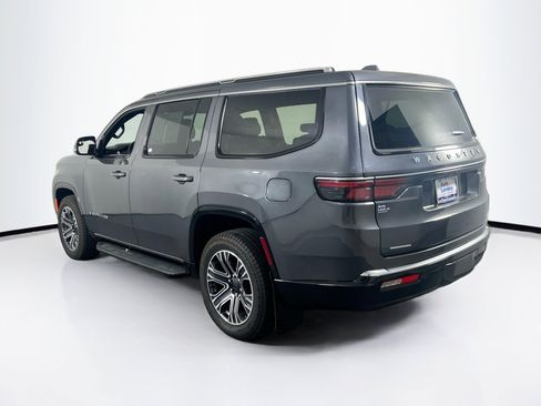 Used 2022 Jeep Wagoneer Series III w/ Flexible Seating Group image 7