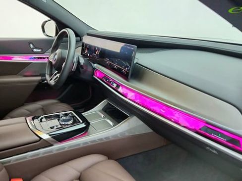 Used 2023 BMW 740i w/ Parking Assistance Package RWD image 20