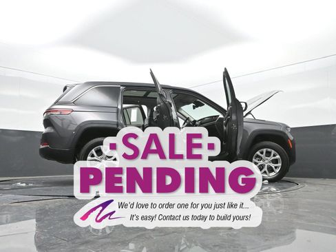 Used 2023 Jeep Grand Cherokee Limited image 53