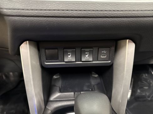 Used 2024 Toyota Corolla Cross XLE w/ Convenience Package image 34