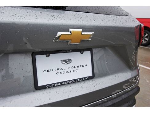 Used 2025 Chevrolet Trax LT w/ Driver Confidence Package image 28