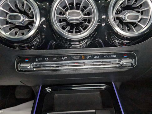 Certified 2021 Mercedes-Benz GLA 250 4MATIC image 28