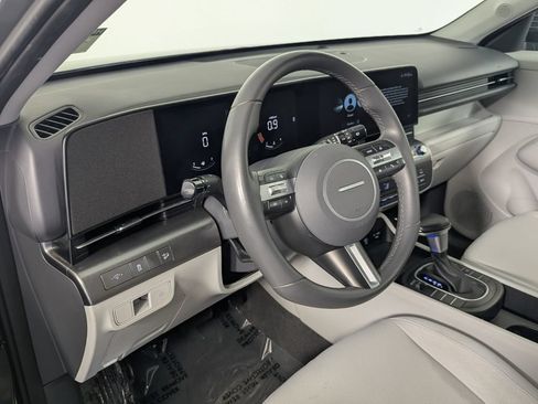 Used 2025 Hyundai Kona SEL FWD image 12