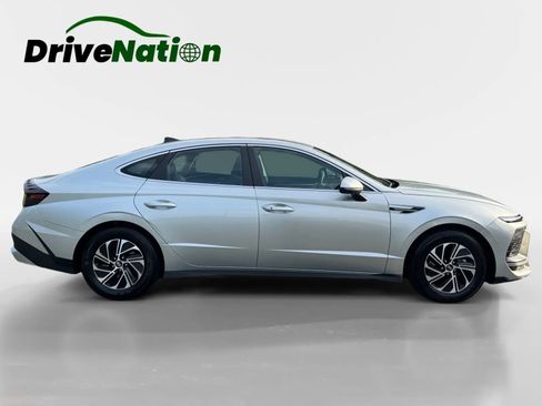 Used 2026 Hyundai Sonata Blue FWD image 4