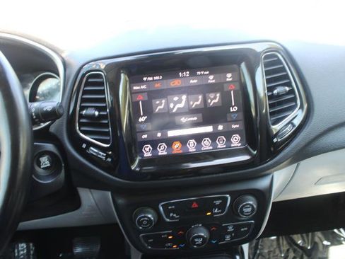 Used 2021 Jeep Compass Limited AWD/4WD image 17
