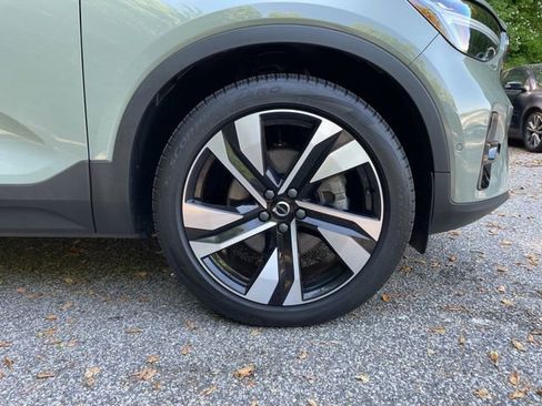 Certified 2023 Volvo XC40 B5 Plus w/ Climate Package AWD/4WD image 25