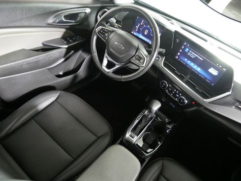 Used 2024 Chevrolet Trax ACTIV w/ Driver Confidence Package FWD image 9