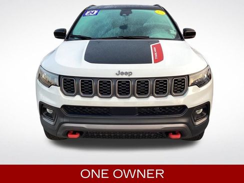 Used 2024 Jeep Compass Trailhawk AWD/4WD image 2