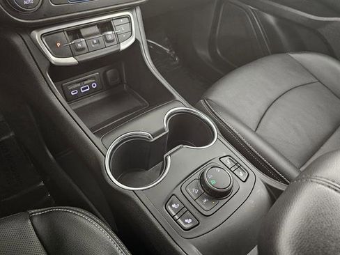 Used 2024 GMC Terrain SLT image 37