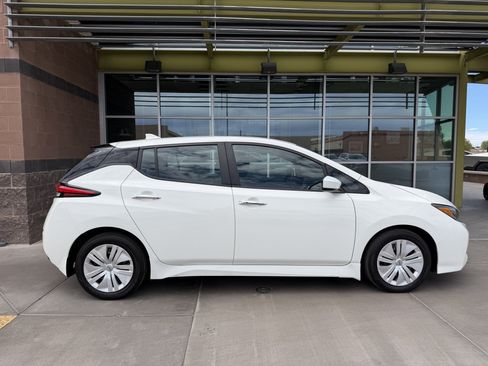 Used 2025 Nissan Leaf S FWD image 9
