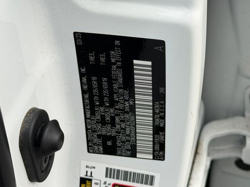 Used 2023 Toyota Highlander LE image 21