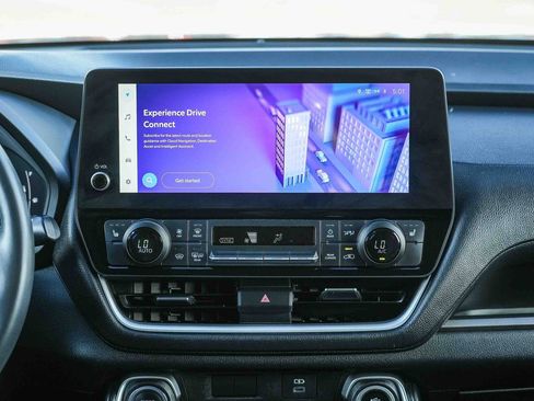 Certified 2024 Toyota Grand Highlander XLE image 16