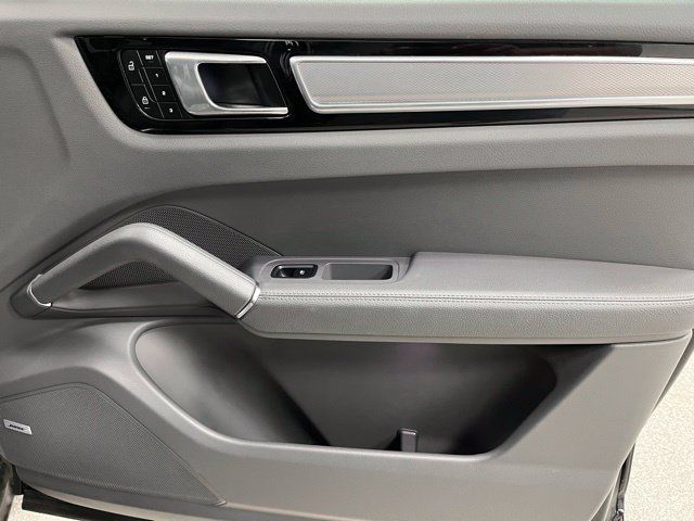 Used 2022 Porsche Cayenne Platinum Edition AWD/4WD image 56