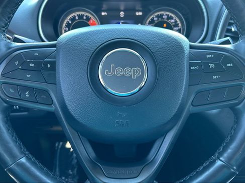 Used 2019 Jeep Cherokee Trailhawk w/ Comfort/Convenience Group image 11