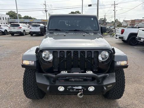 Used 2021 Jeep Gladiator Sport AWD/4WD image 2