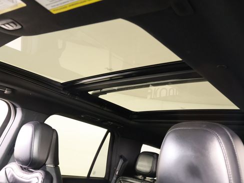Used 2020 Lincoln Navigator Reserve w/ Luxury Package AWD/4WD image 17