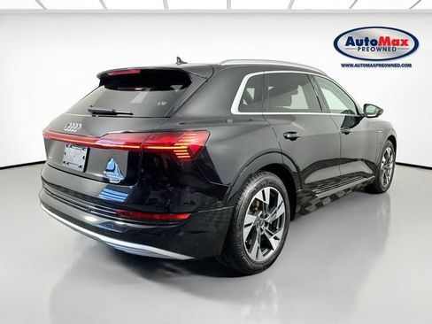 Used 2023 Audi e-tron Premium Plus AWD/4WD image 2