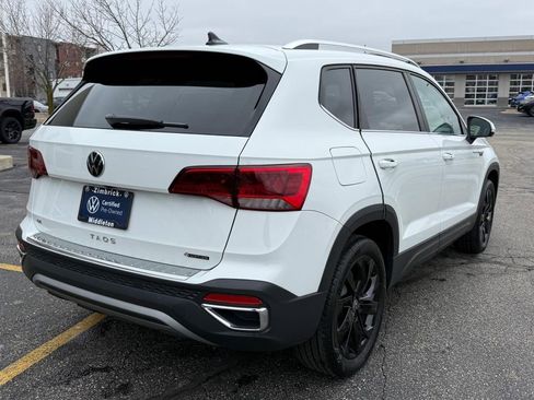 Used 2023 Volkswagen Taos SE w/ Panoramic Sunroof Package image 3