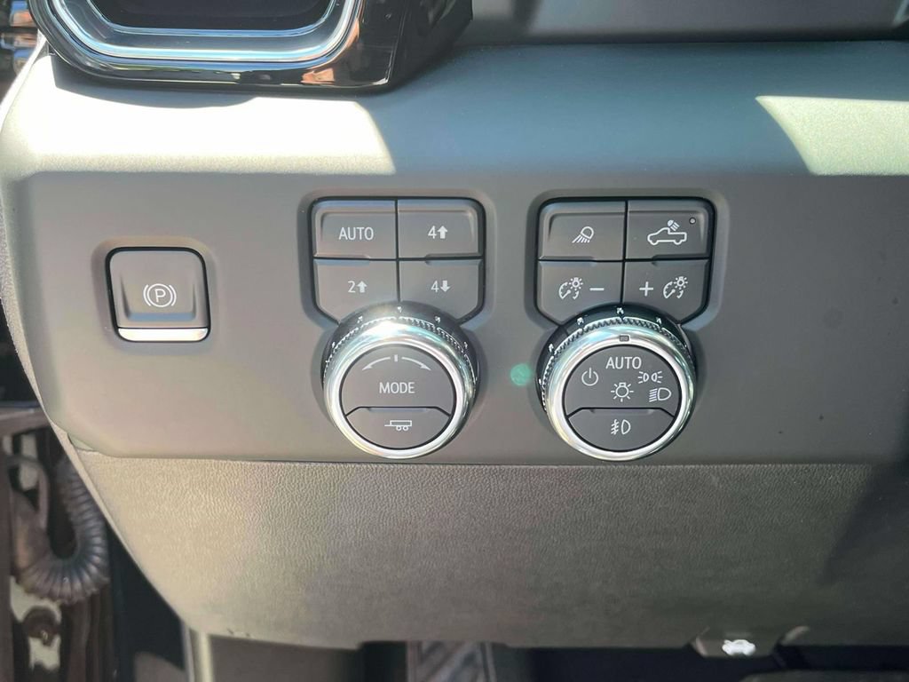 Used 2024 GMC Sierra 1500 Denali w/ Technology Package AWD/4WD image 29