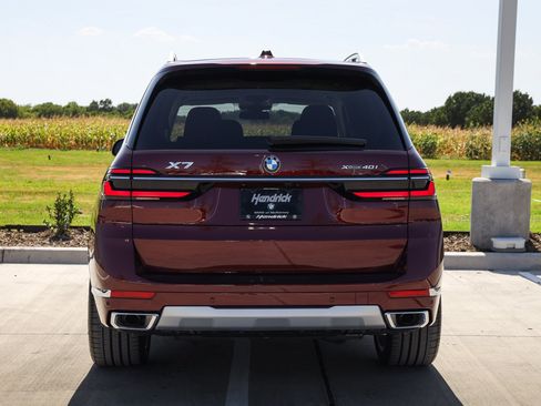 Used 2025 BMW X7 xDrive40i AWD/4WD image 8