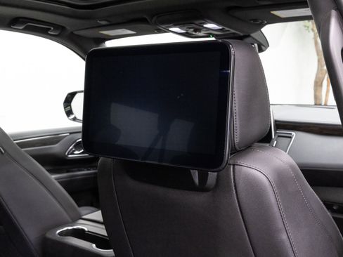 Used 2023 Chevrolet Suburban Z71 w/ Z71 Off-Road Package image 23