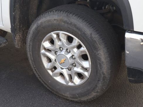 Used 2024 Chevrolet Silverado 2500 LTZ image 8