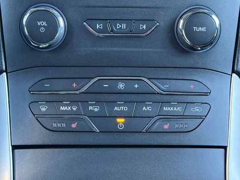 Used 2019 Ford Edge SEL w/ Equipment Group 201A image 25