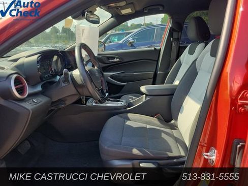 Used 2024 Chevrolet Trax RS w/ Driver Confidence Package FWD image 22