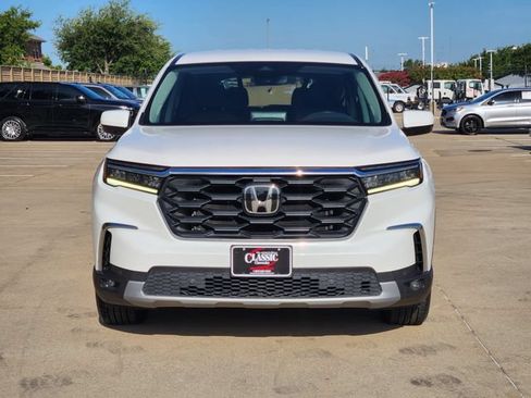 Used 2025 Honda Pilot EX-L image 10