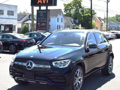 Used 2021 Mercedes-Benz GLC 300 4MATIC w/ AMG Line image 1