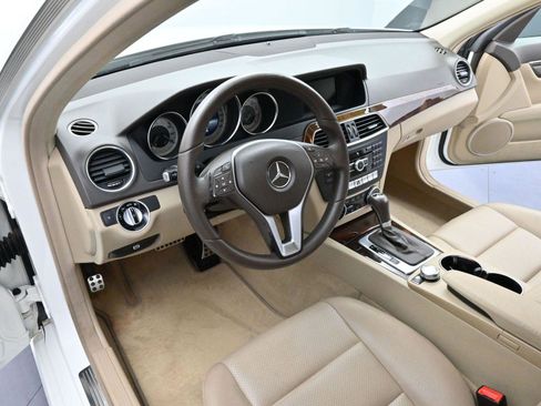 Used 2014 Mercedes-Benz C 250 Luxury image 15